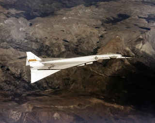 Illustration for article titled The XB-70 Valkyrie, Almost the World’s First Nuclear Aircraft